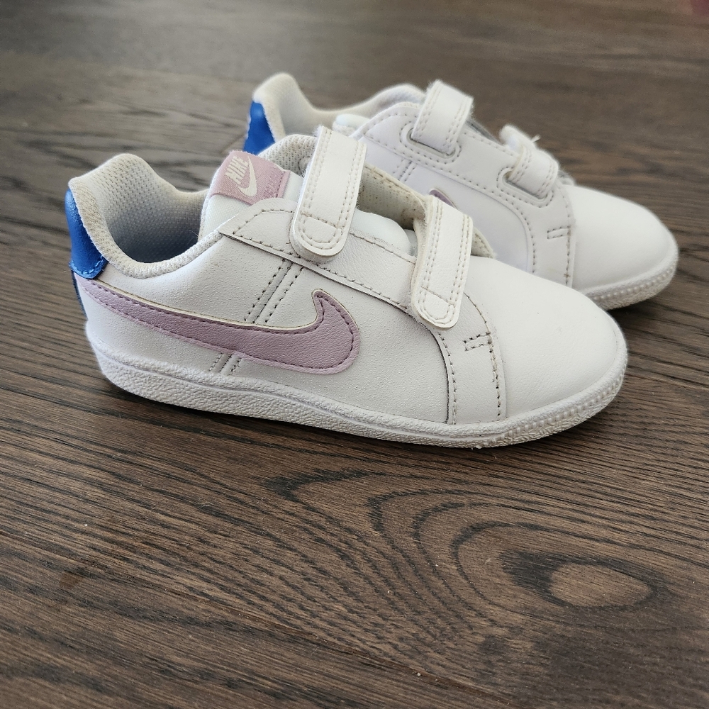 Size 9 Nike Court Royale Sneakers